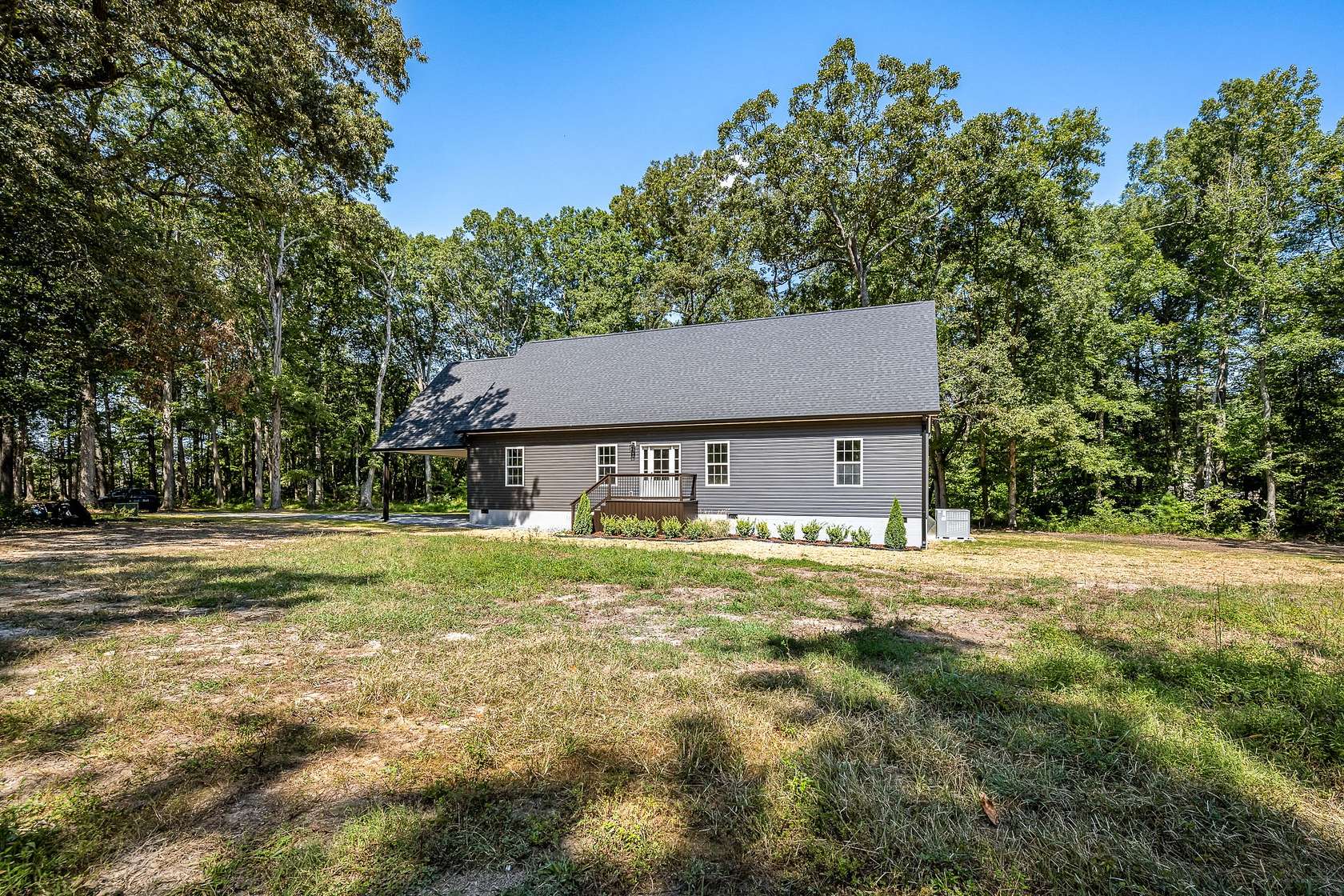 5 Acres of Residential Land with Home for Sale in Tullahoma, Tennessee