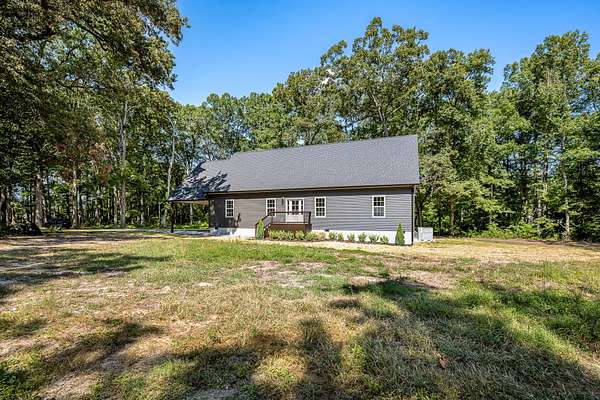 5 Acres of Residential Land with Home for Sale in Tullahoma, Tennessee