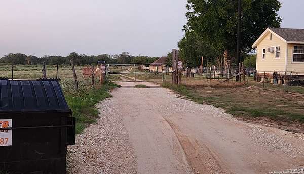 1.1 Acres of Residential Land for Sale in Elmendorf, Texas