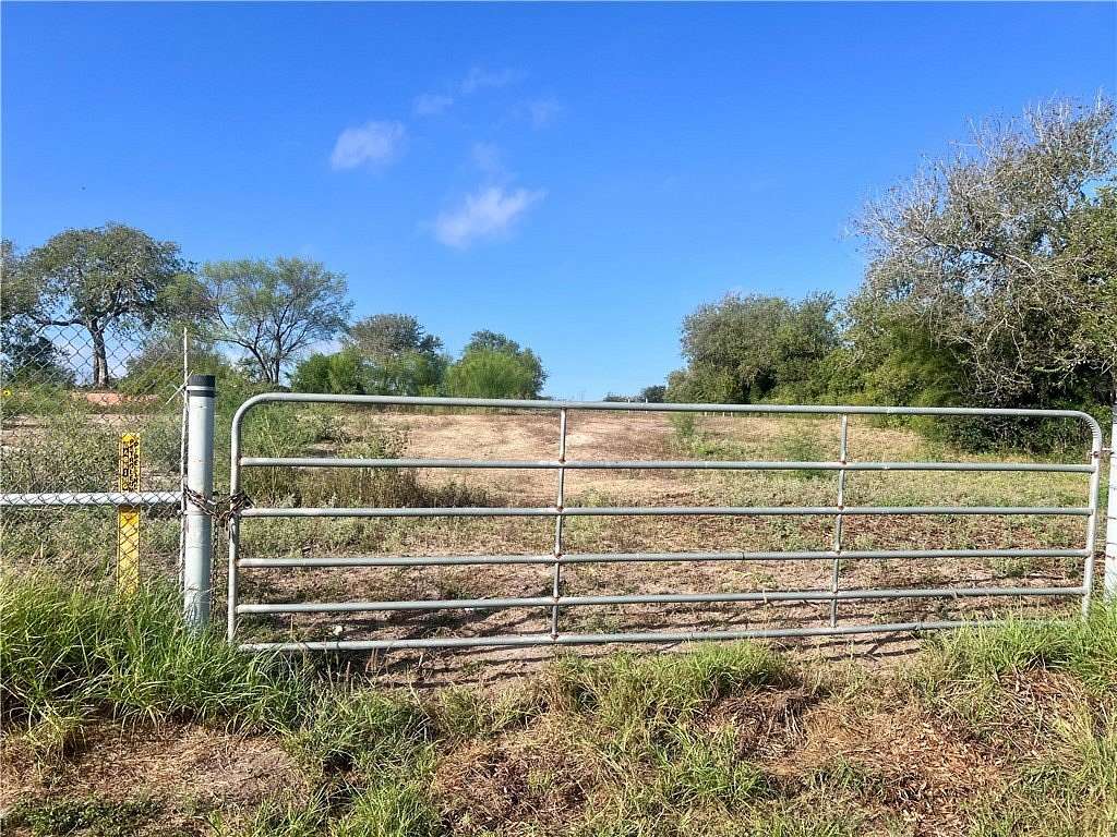 8 Acres of Land for Sale in Corpus Christi, Texas