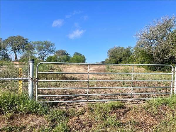 8 Acres of Land for Sale in Corpus Christi, Texas