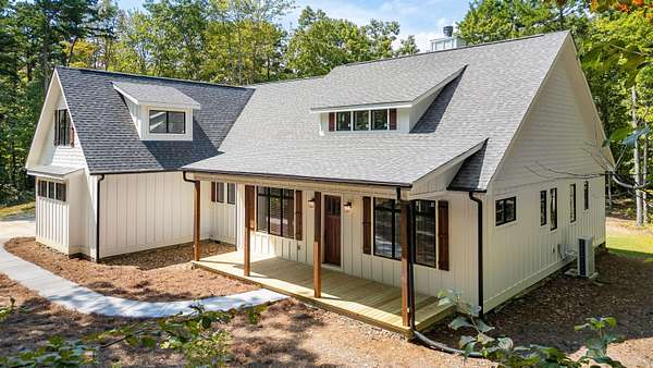 5 Acres of Land with Home for Sale in Signal Mountain, Tennessee