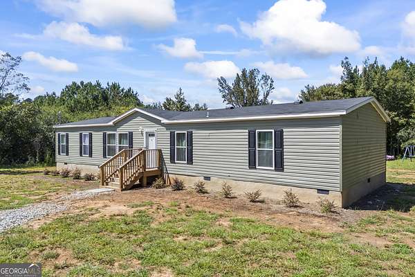 2 Acres of Residential Land with Home for Sale in Comer, Georgia