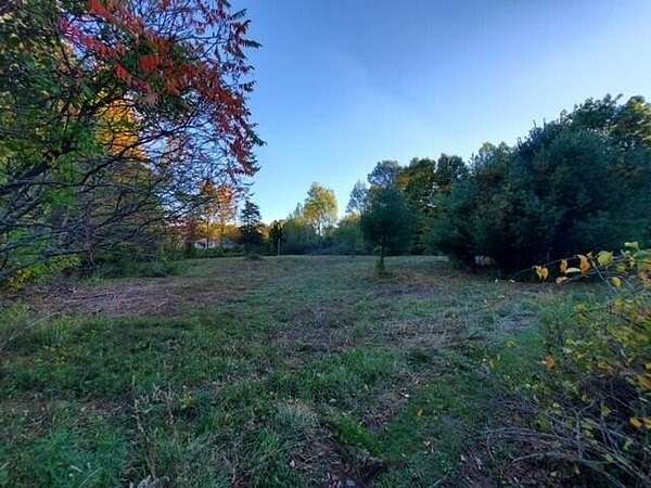 2.72 Acres of Residential Land for Sale in Farmington, Maine