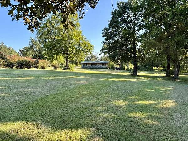 2.5 Acres of Residential Land with Home for Sale in Malakoff, Texas