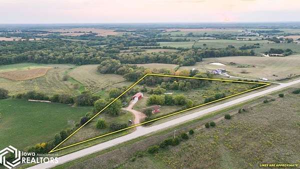 5 Acres of Residential Land with Home for Sale in Leon, Iowa