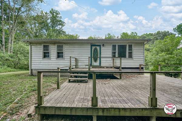 1.5 Acres of Residential Land with Home for Sale in Albany, Kentucky