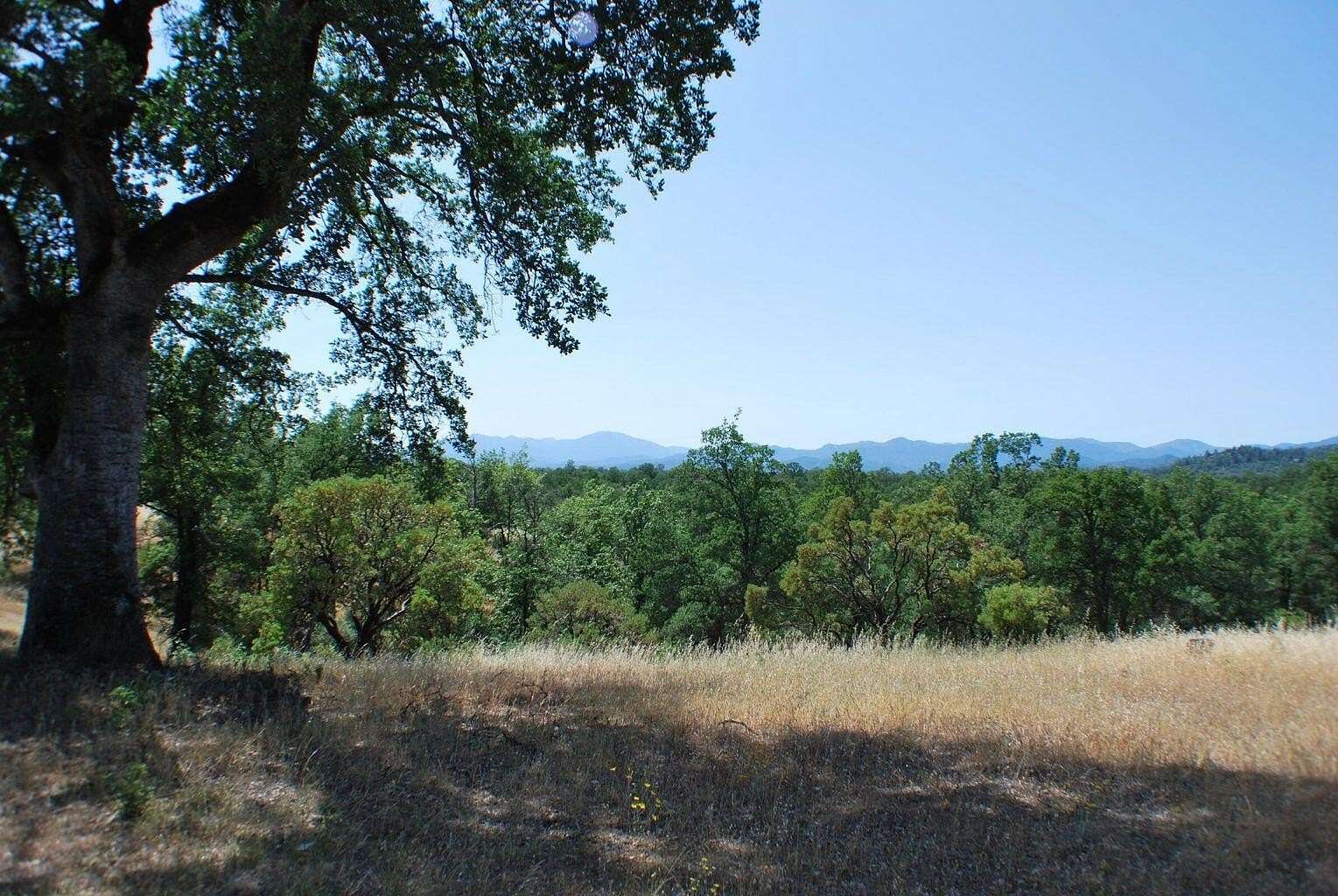 13.6 Acres of Land for Sale in Redding, California