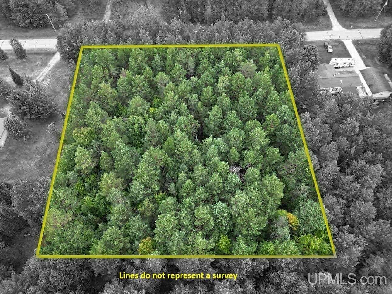 1.43 Acres of Residential Land for Sale in Gladstone, Michigan