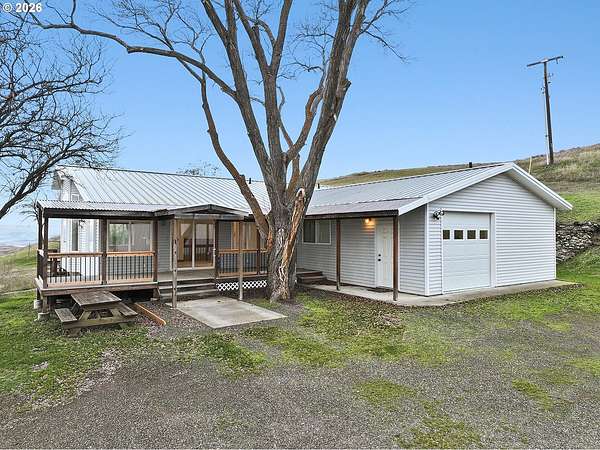 40 Acres of Land with Home for Sale in Goldendale, Washington