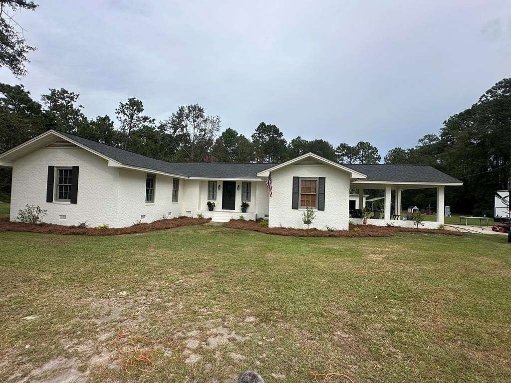 5 Acres of Residential Land with Home for Sale in Douglas, Georgia