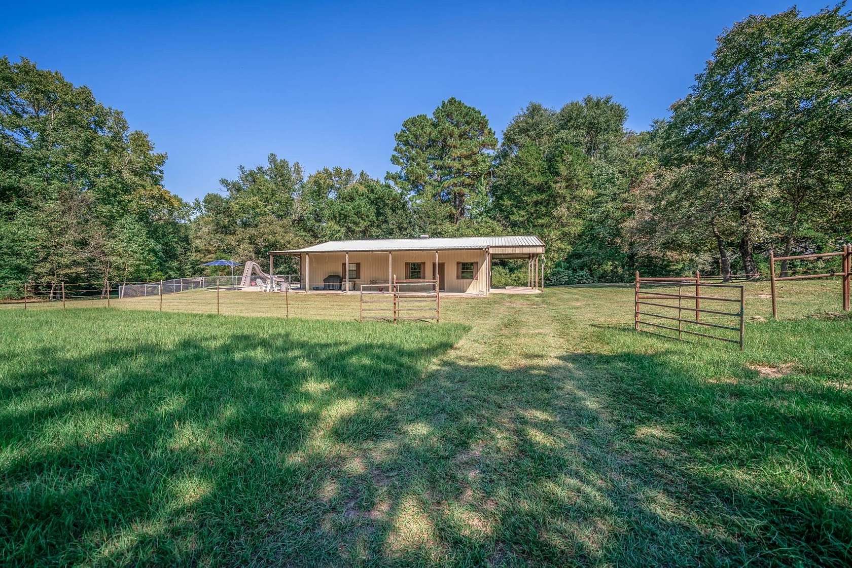 9 Acres of Land with Home for Sale in Tyler, Texas