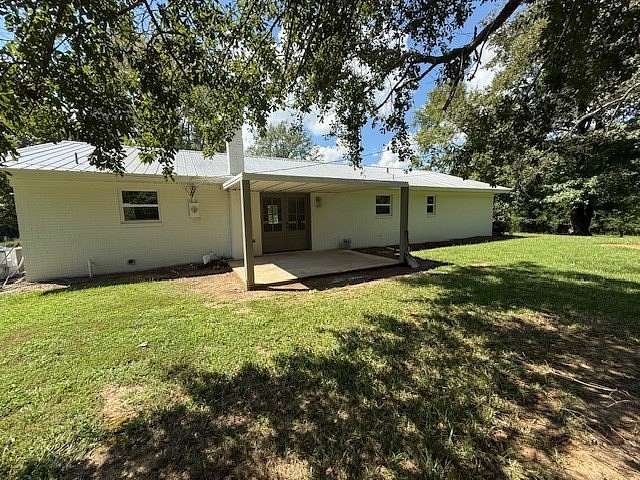 1.5 Acres of Residential Land with Home for Sale in Pontotoc, Mississippi