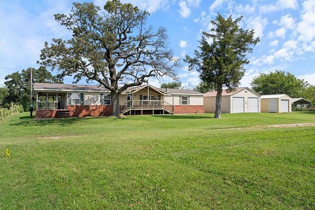 7 Acres of Residential Land with Home for Sale in Wellston, Oklahoma