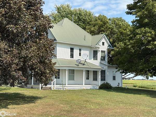 66.8 Acres of Agricultural Land with Home for Sale in Fairfield, Iowa