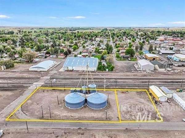 1.33 Acres of Commercial Land for Sale in Gooding, Idaho