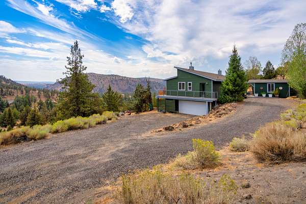 2 Acres of Residential Land with Home for Sale in Terrebonne, Oregon