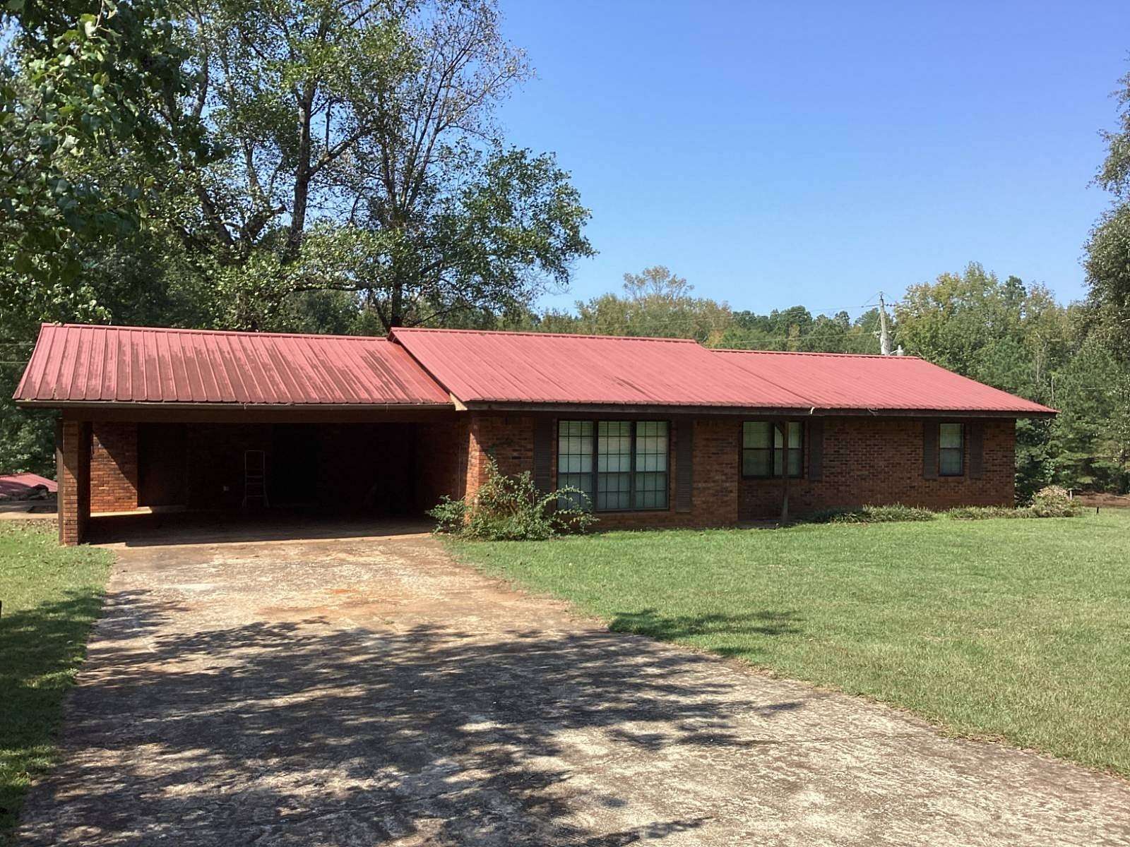 7.3 Acres of Residential Land with Home for Sale in Union, Mississippi