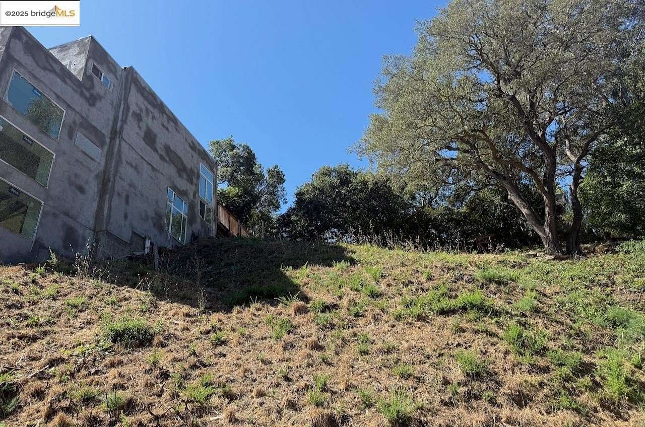 0.28 Acres of Residential Land for Sale in Oakland, California