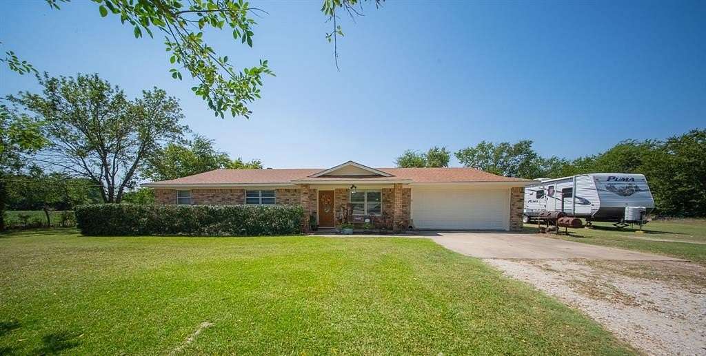 13.5 Acres of Improved Land for Sale in Gainesville, Texas