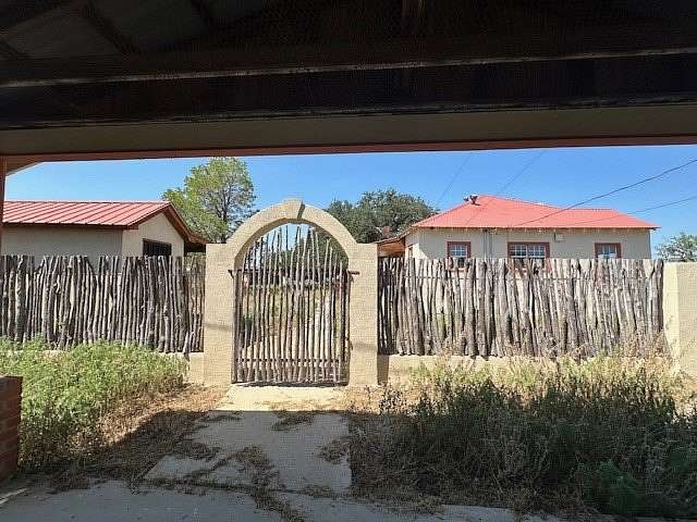 2,252 Acres of Land with Home for Sale in Sonora, Texas