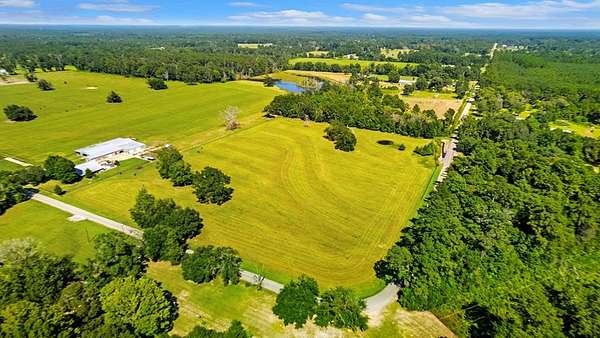 11.9 Acres of Agricultural Land for Sale in Kirbyville, Texas