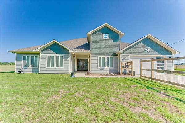 5 Acres of Residential Land with Home for Sale in Kemp, Texas