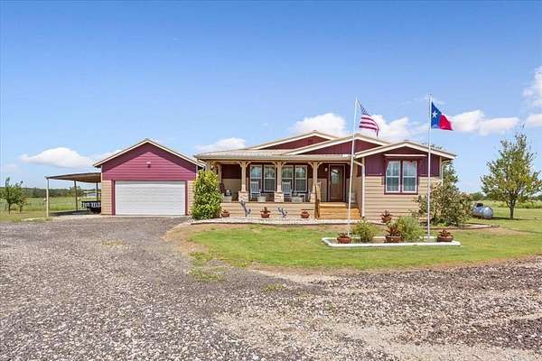 20 Acres of Land with Home for Sale in Hubbard, Texas