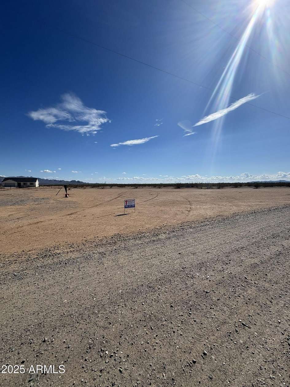 1 Acre of Residential Land for Sale in Wittmann, Arizona