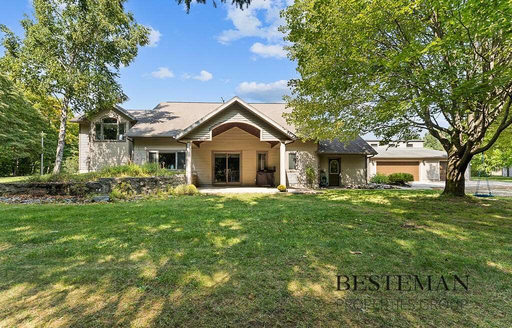 5 Acres of Residential Land with Home for Sale in Grant, Michigan