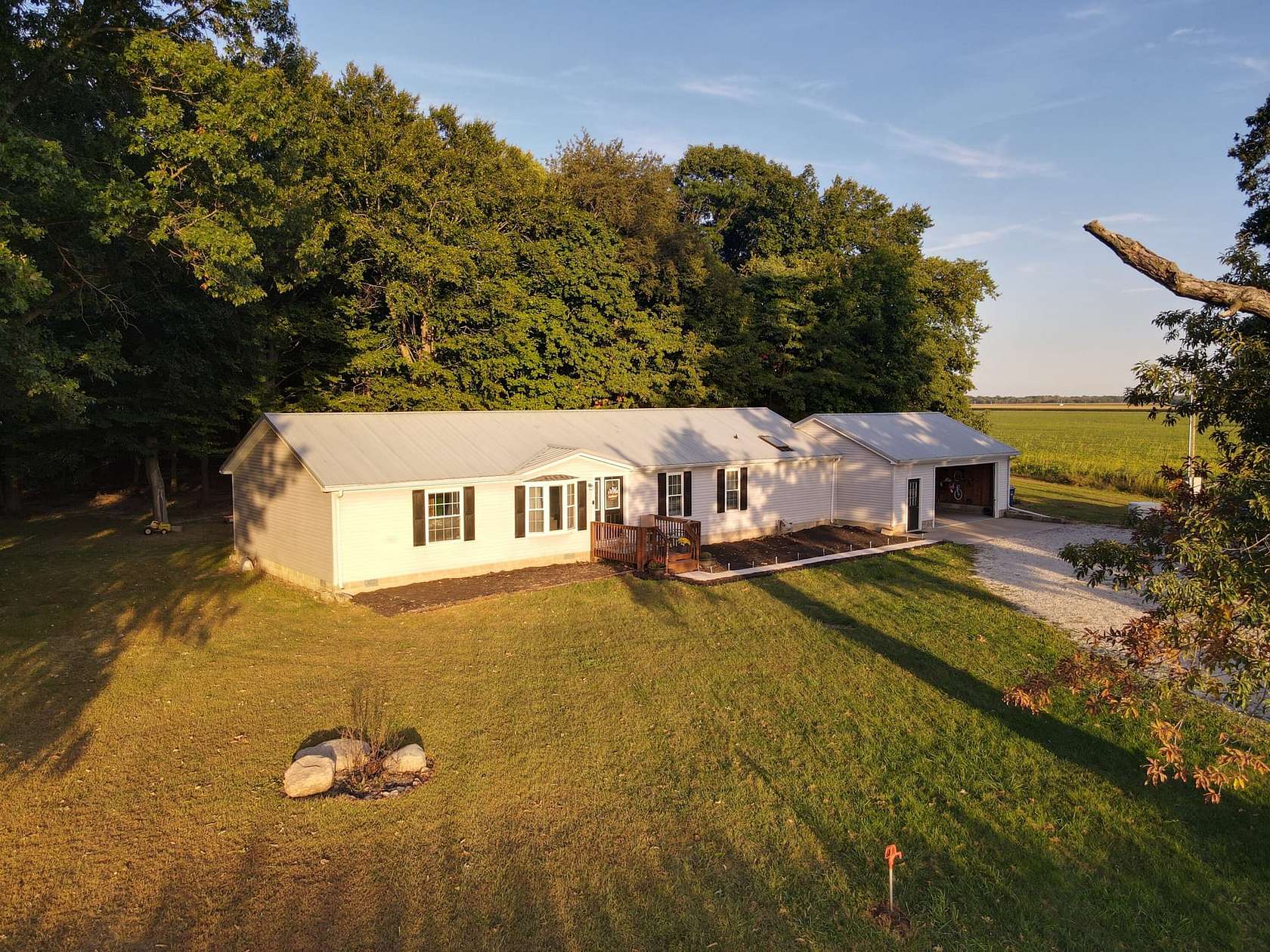 10.3 Acres of Recreational Land with Home for Sale in Paris, Illinois