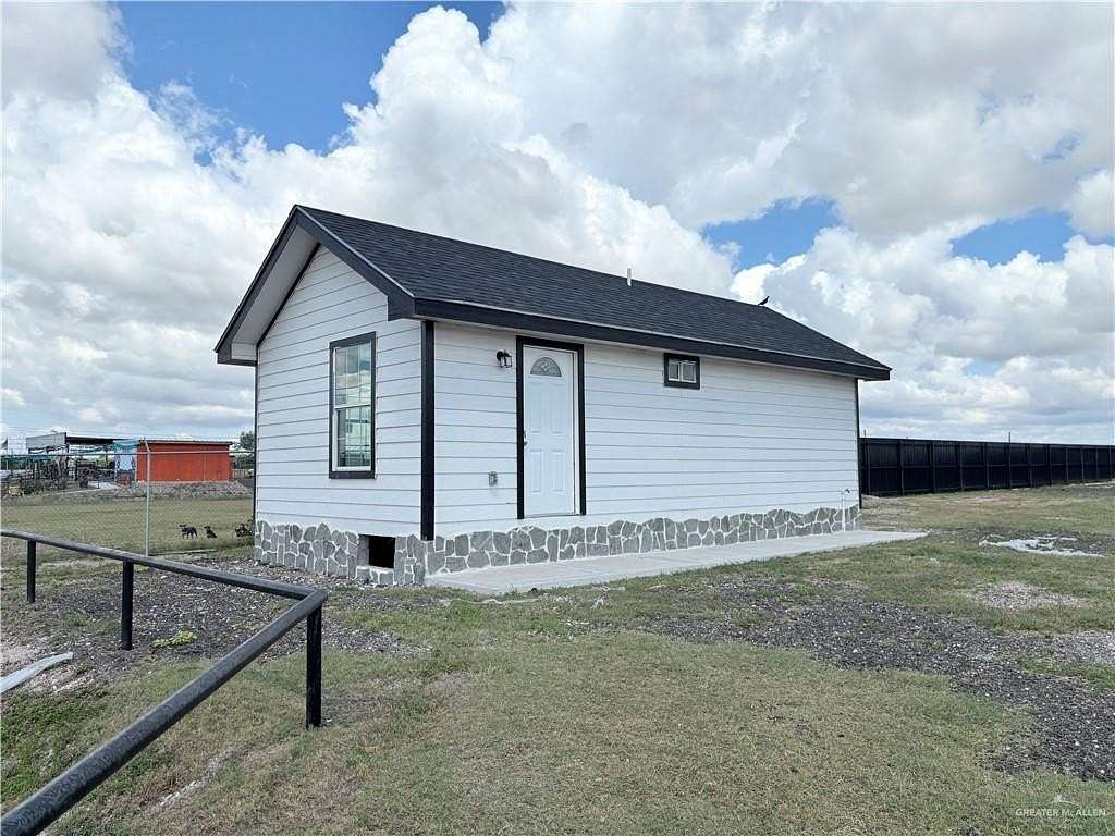 0.76 Acres of Improved Commercial Land for Sale in Edcouch, Texas