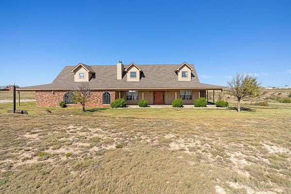 2.5 Acres of Residential Land with Home for Sale in Amarillo, Texas