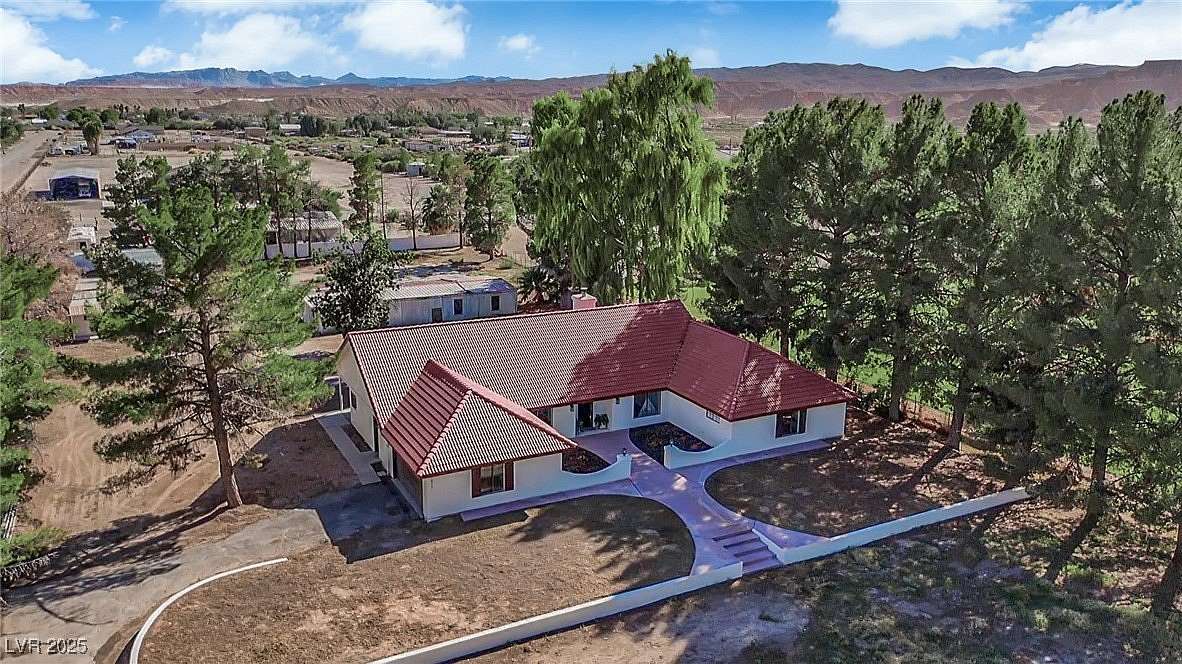 1.55 Acres of Residential Land with Home for Sale in Logandale, Nevada