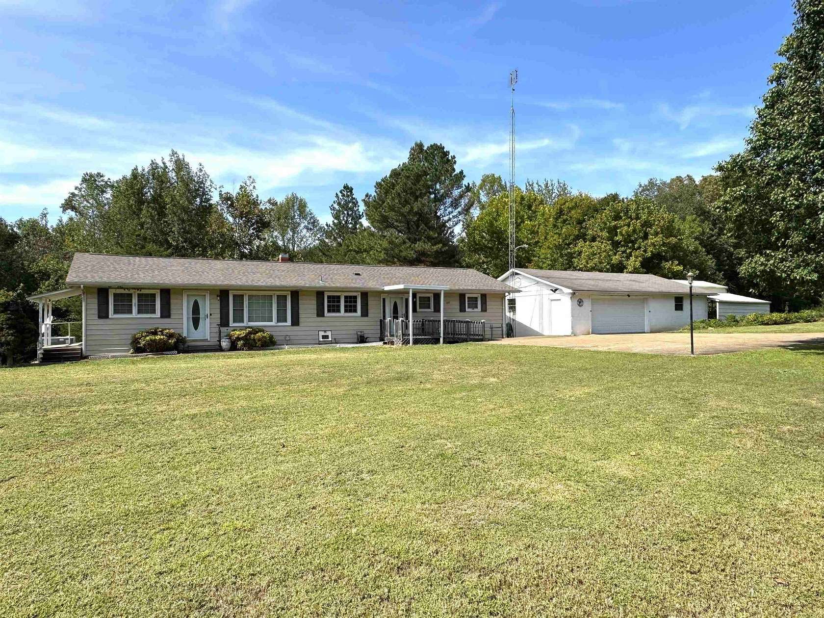 19 Acres of Land with Home for Sale in Lexington, Alabama