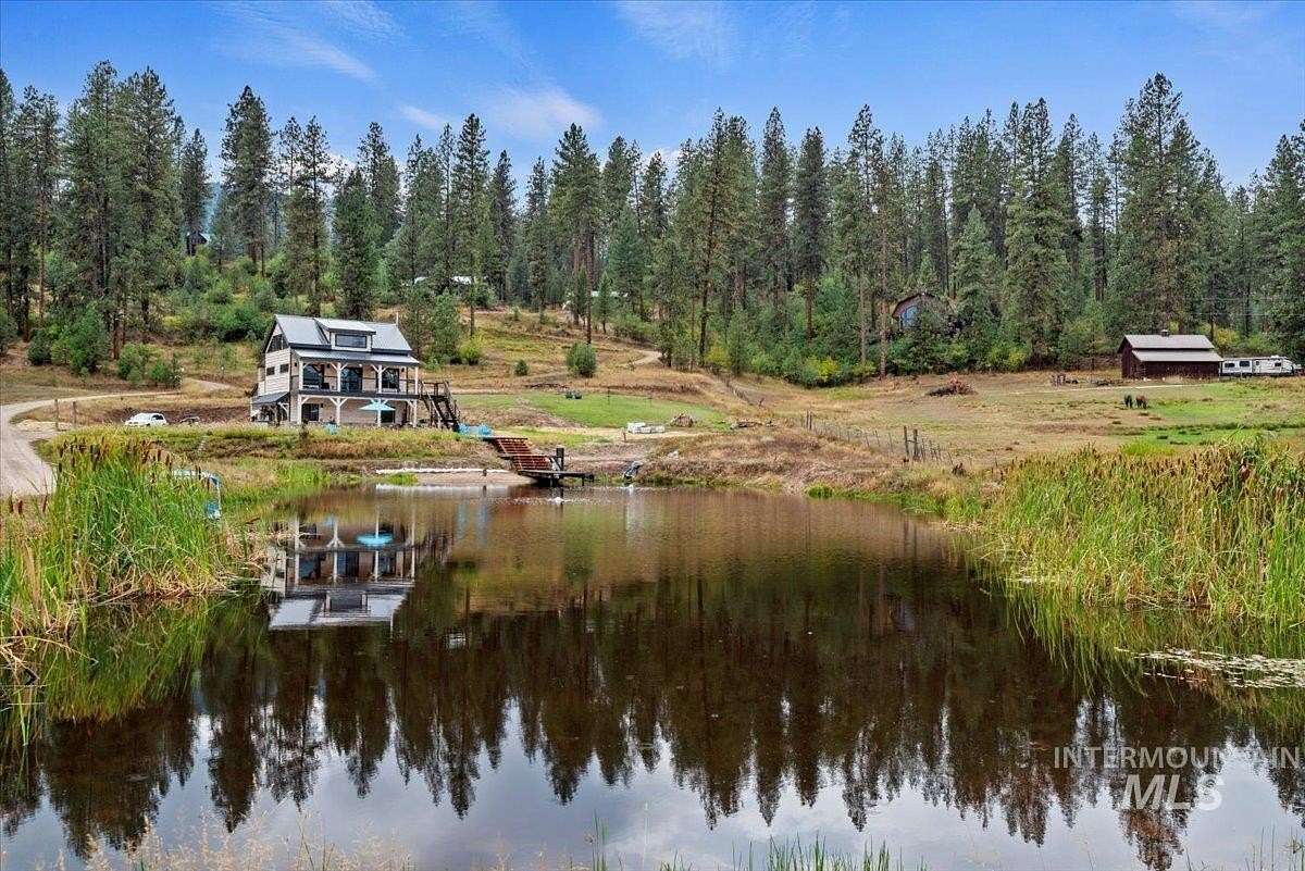 2.5 Acres of Residential Land with Home for Sale in Garden Valley, Idaho