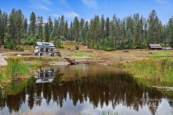 2.5 Acres of Residential Land with Home for Sale in Garden Valley, Idaho