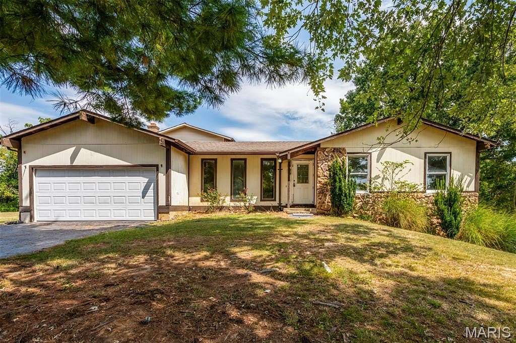 2.2 Acres of Residential Land with Home for Sale in Cedar Hill, Missouri