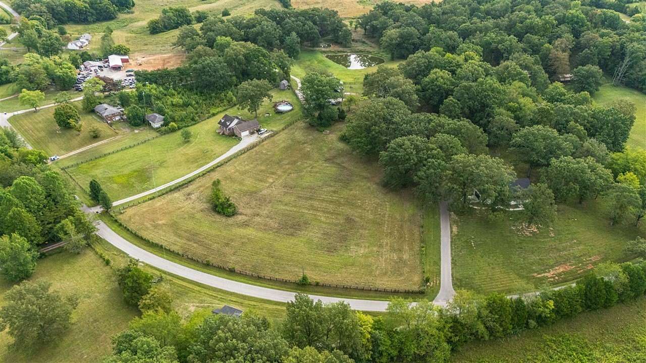 5.62 Acres of Land for Sale in Oakland, Kentucky