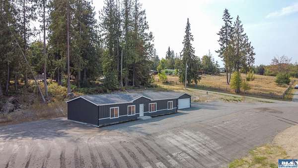 3.3 Acres of Residential Land with Home for Sale in Port Angeles, Washington
