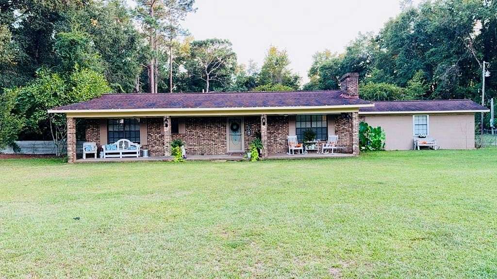 1.68 Acres of Residential Land with Home for Sale in Bainbridge, Georgia