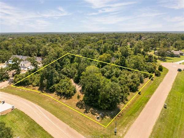 1.25 Acres of Residential Land for Sale in Iola, Texas