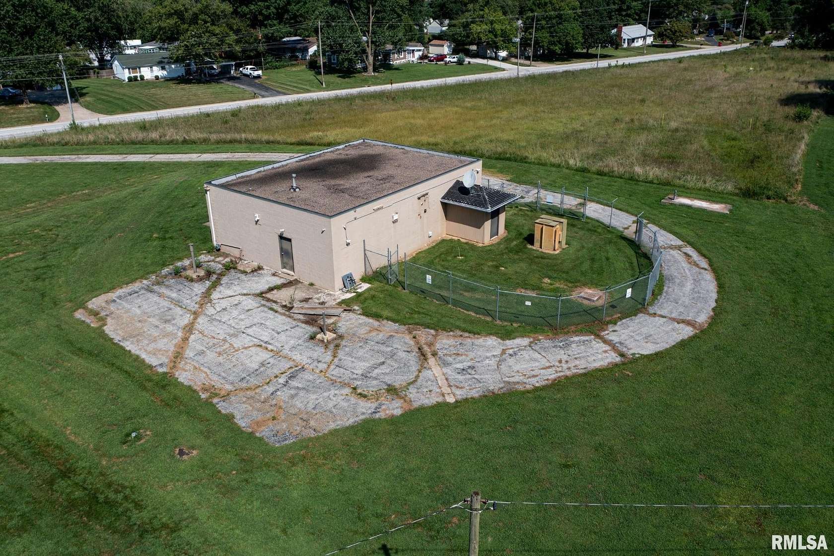 3.35 Acres of Improved Mixed-Use Land for Sale in Quincy, Illinois