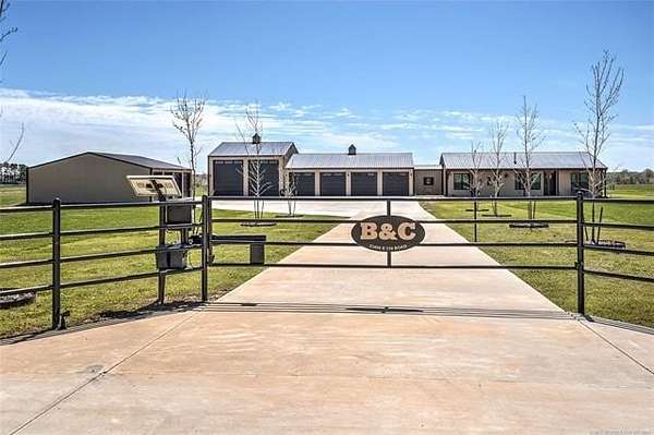 10 Acres of Residential Land with Home for Sale in Wagoner, Oklahoma