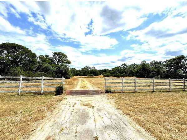 115 Acres of Land with Home for Sale in Spring Branch, Texas