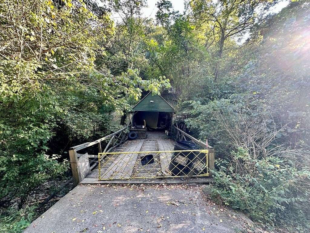 0.03 Acres of Land with Home for Sale in Maysville, Kentucky