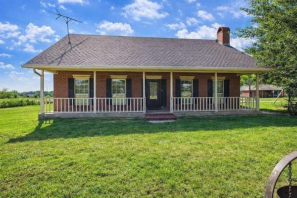 3.25 Acres of Land with Home for Sale in Malakoff, Texas