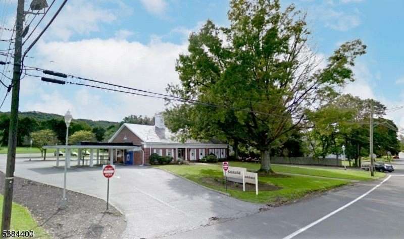 2.39 Acres of Improved Commercial Land for Sale in Bloomsbury, New Jersey