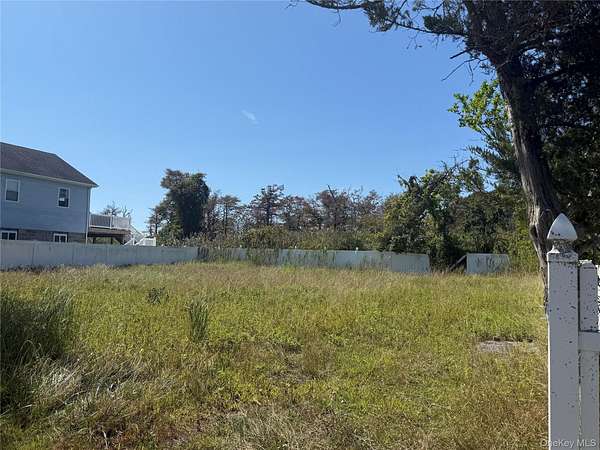 0.18 Acres of Residential Land for Sale in Mastic Beach, New York