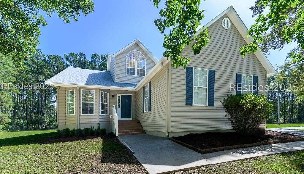 5.8 Acres of Residential Land with Home for Sale in Ridgeland, South Carolina